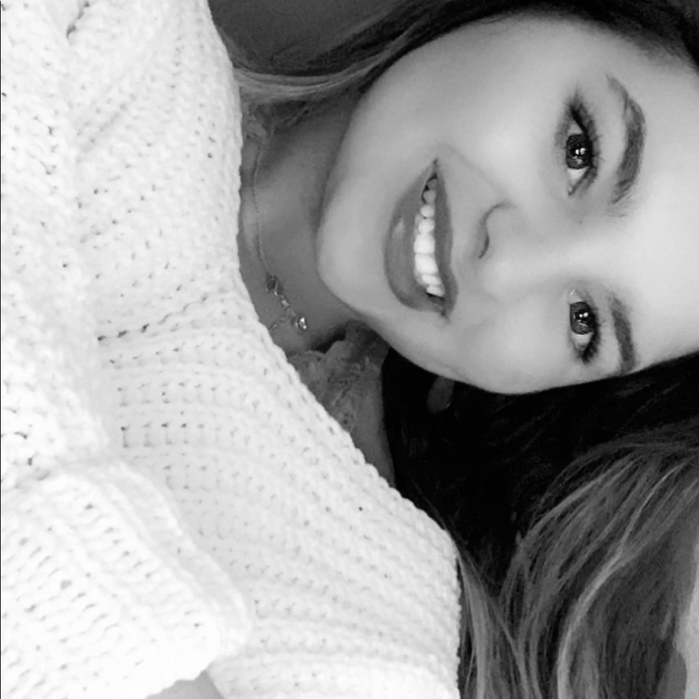 Meet your Posher, Cassandra